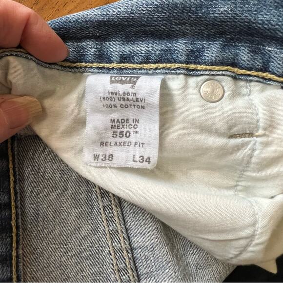 Y2K Levi’s Relaxed Fit 550 Jeans - Picture 4 of 4